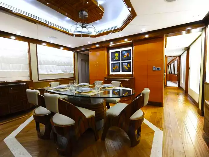 Yacht Hire Dubai