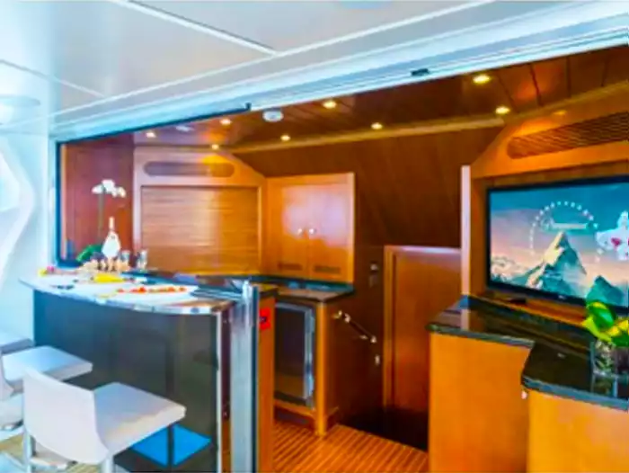 Yacht Hire Dubai